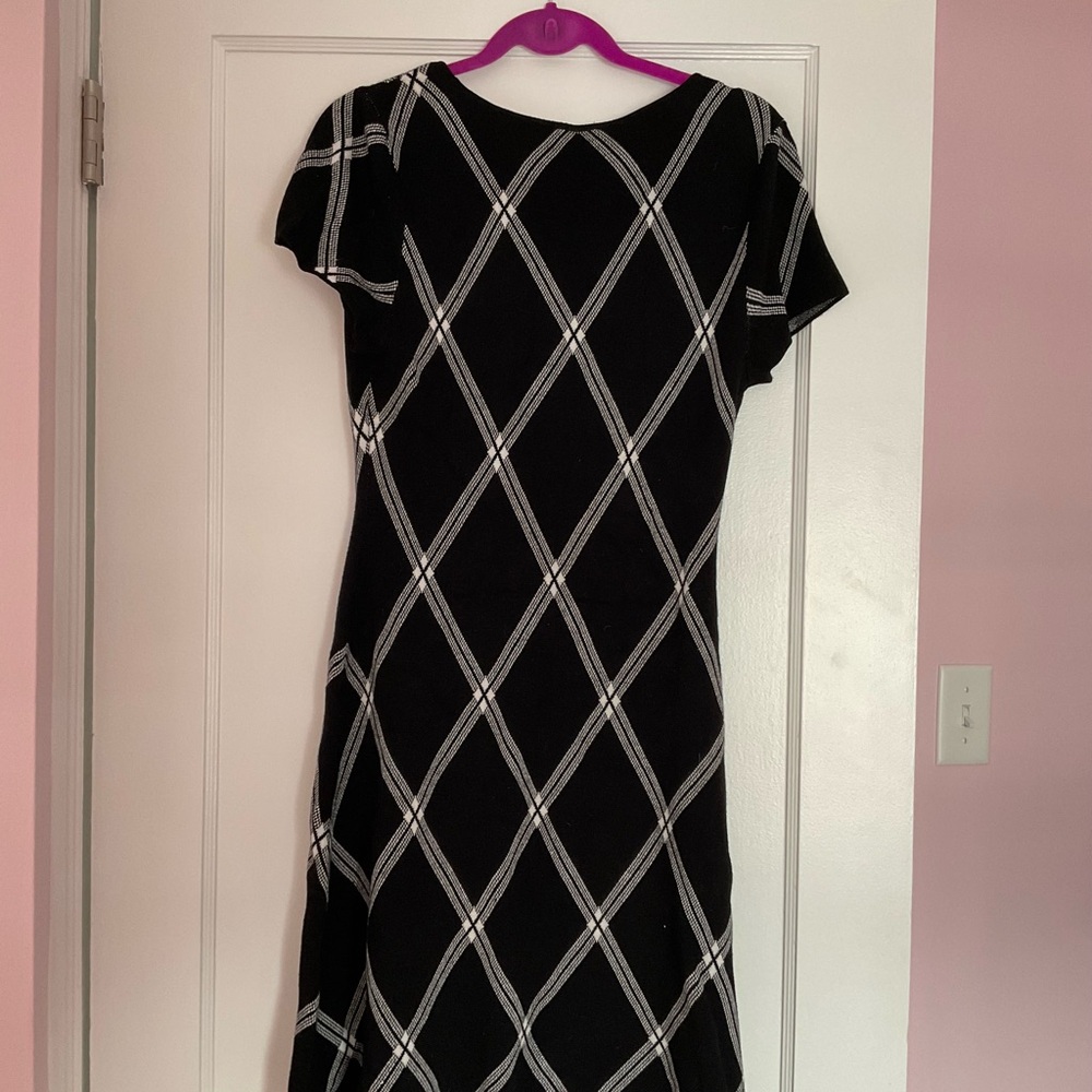 CeCe Black and White Diamond Pattern Midi Dress